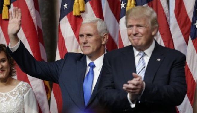 Donald Trump, con su vicepresidente Mike Pence, en una imagen de archivo.